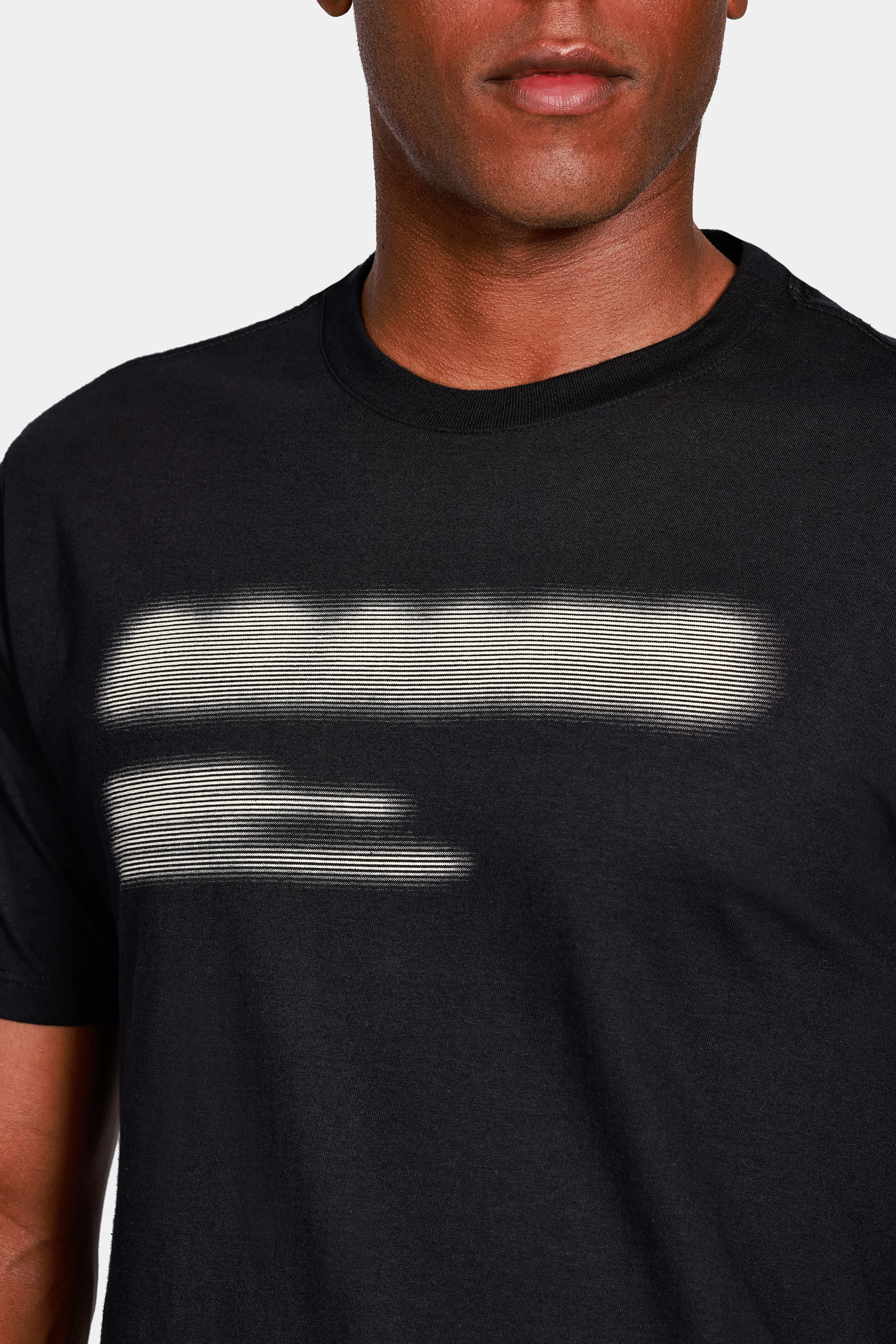 Camiseta Aramis Preto